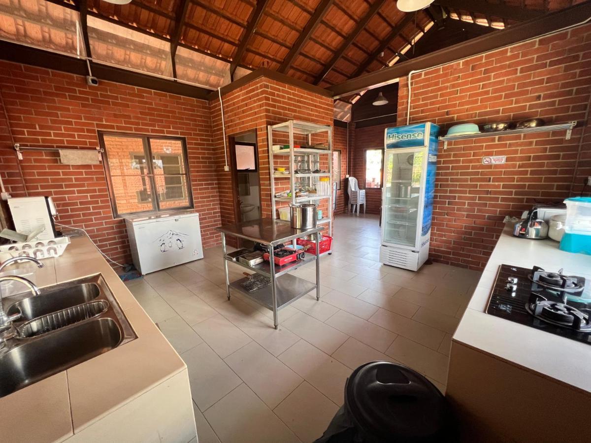 Red House The Garden Stay In Bukit Tinggi By Play Bentong Ngoại thất bức ảnh