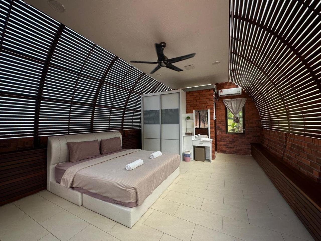 Red House The Garden Stay In Bukit Tinggi By Play Bentong Ngoại thất bức ảnh