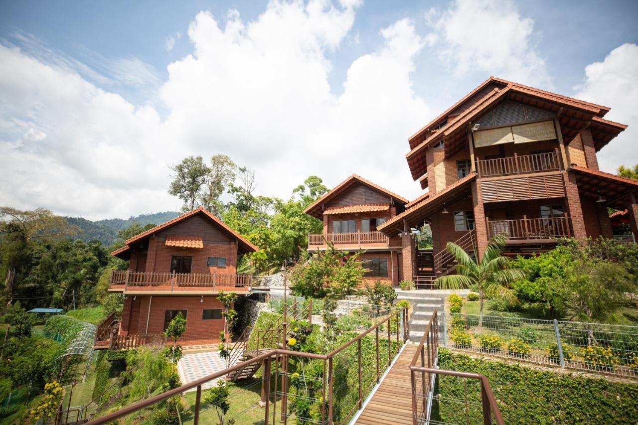 Red House The Garden Stay In Bukit Tinggi By Play Bentong Ngoại thất bức ảnh