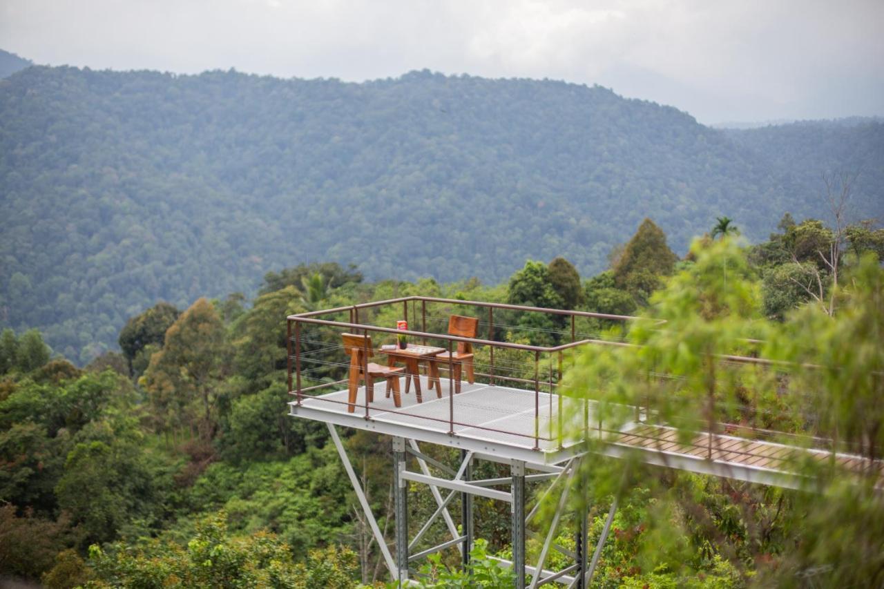 Red House The Garden Stay In Bukit Tinggi By Play Bentong Ngoại thất bức ảnh