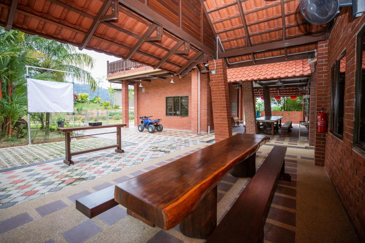 Red House The Garden Stay In Bukit Tinggi By Play Bentong Ngoại thất bức ảnh