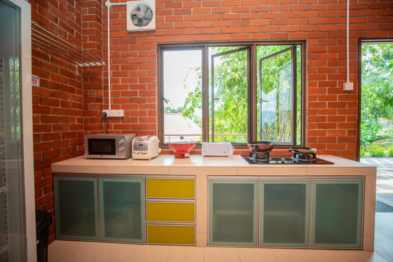Red House The Garden Stay In Bukit Tinggi By Play Bentong Ngoại thất bức ảnh