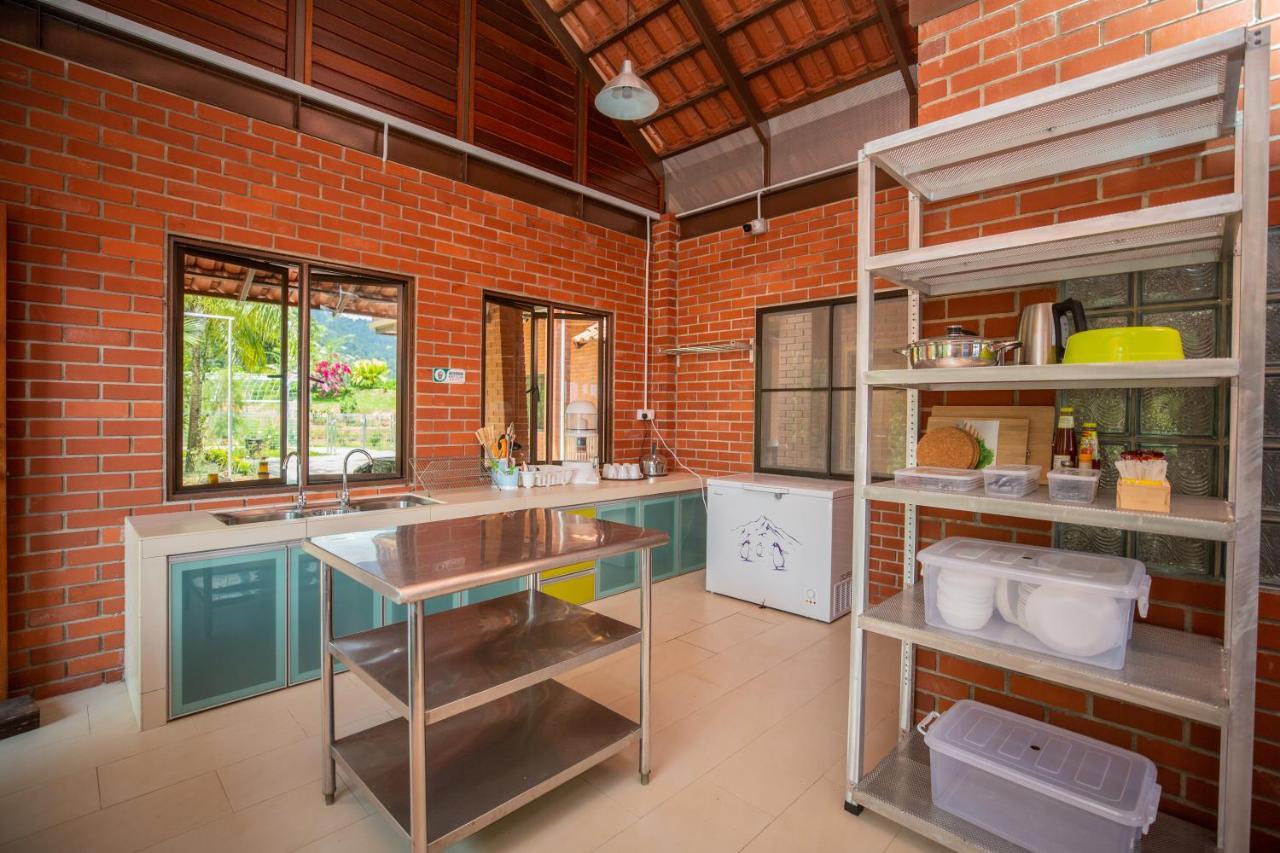 Red House The Garden Stay In Bukit Tinggi By Play Bentong Ngoại thất bức ảnh